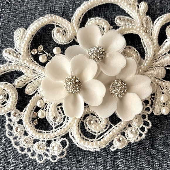 Bridal hair clip - Picture 3 of 5